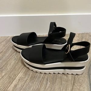 Aldo Sandals